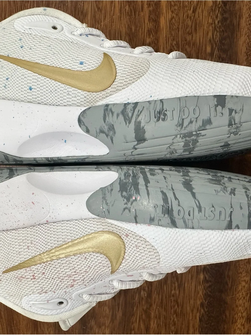 Nike Kids ISO Fly Basketball Shoe White Cool Gray Custom Paint Splatter Sz 5.5Y
